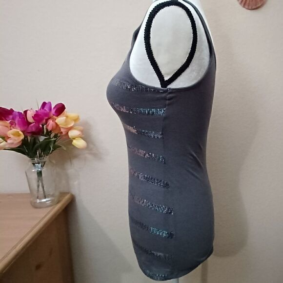 Moda International sequin tank top - Picture 2 of 6